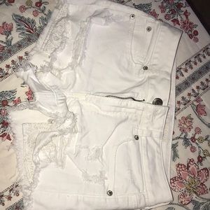 American Eagle Women’s White Jean Shorts Size 4